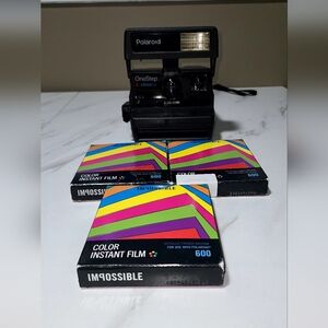 Polaroid One Step Close Up 600 Camera + Film